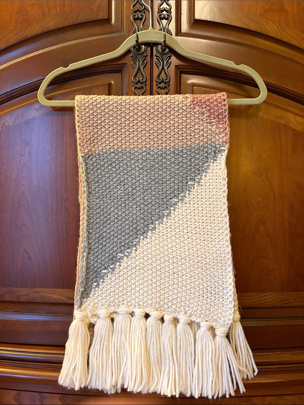 Vince Camuto Cozy Tri-Color Knit Scarf in Cream, Gray & Pink